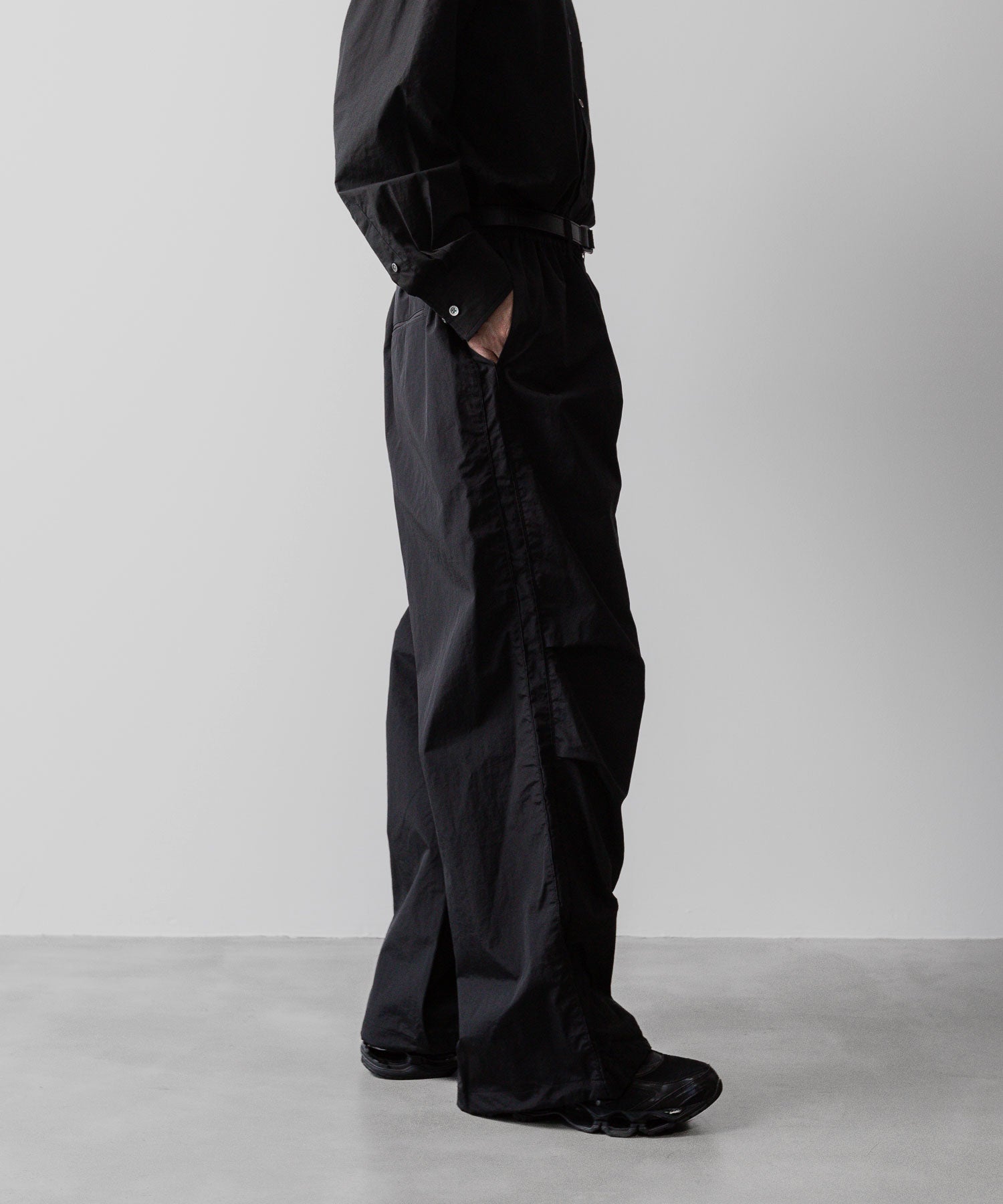 ssstein(シュタイン)の24AWコレクション NYLON TWILL CARGO EASY TROUSERS - BLACK 公式通販サイトsession福岡セレクトショップ