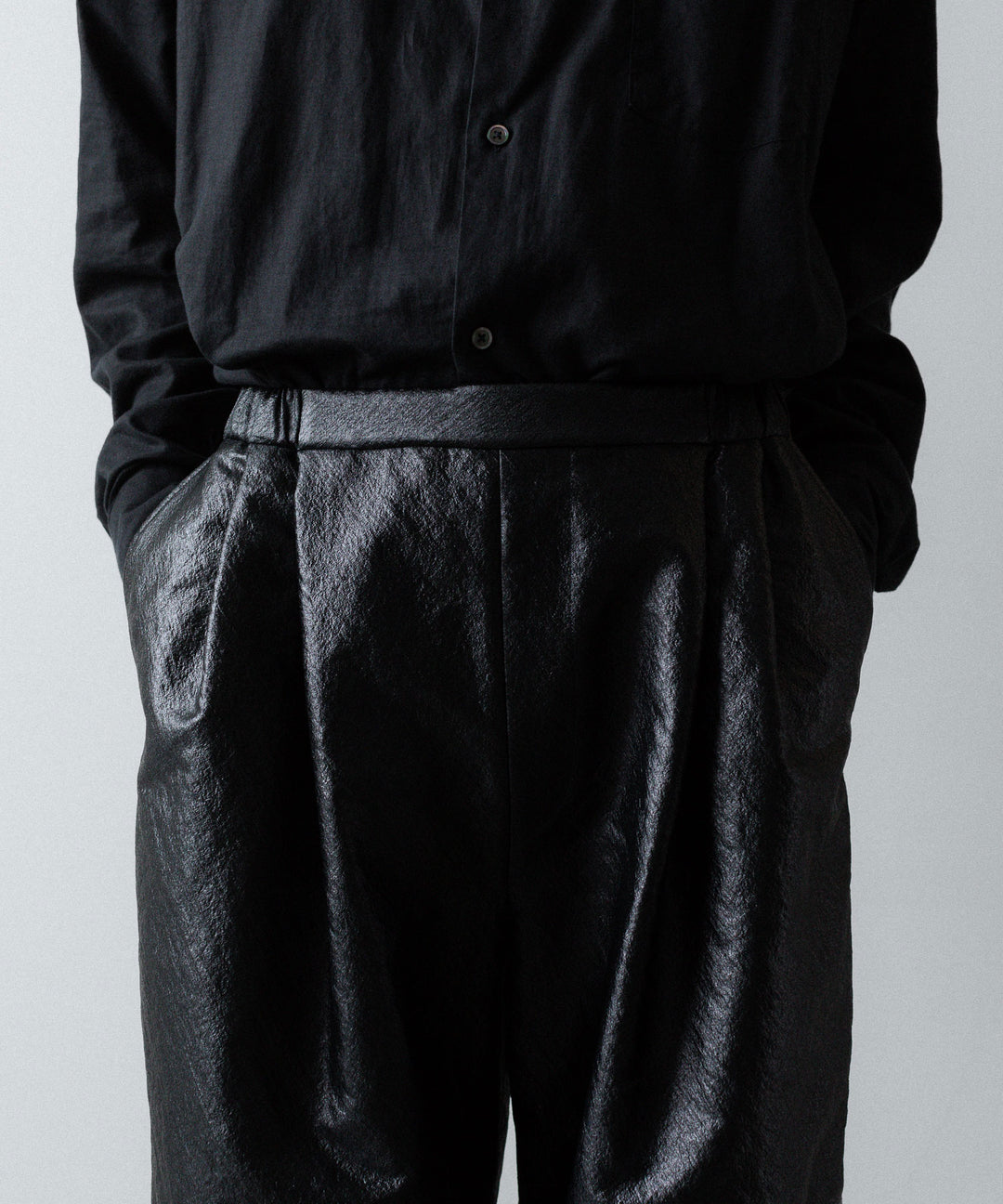 ANTHEM A-アンセムエーのLEATHER LIKE 2TUCK WIDE PANTSのBLACK公式通販サイトsession福岡セレクトショップ