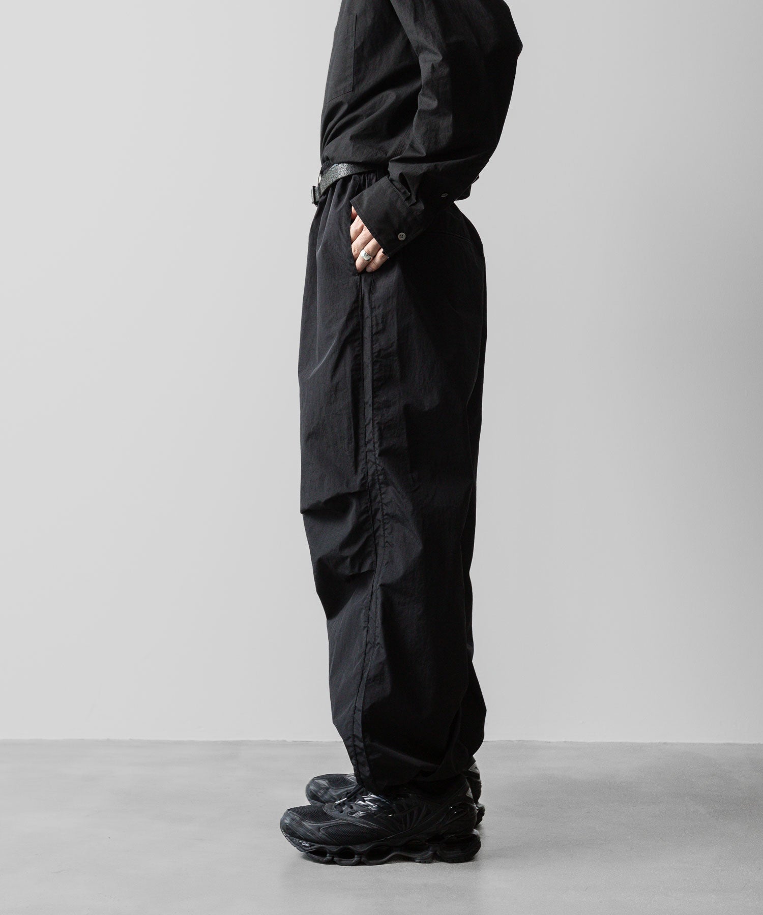 ssstein(シュタイン)の24AWコレクション NYLON TWILL CARGO EASY TROUSERS - BLACK 公式通販サイトsession福岡セレクトショップ