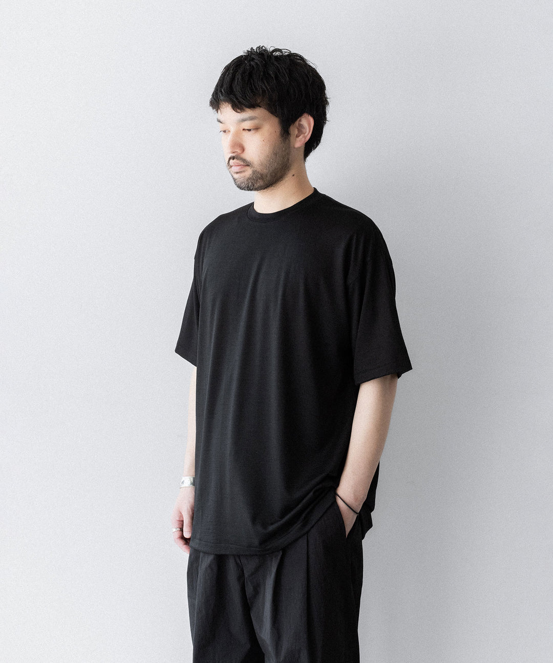 【INTÉRIM】    EXTRA FINE MERINO WOOL JERSEY S/S TEE - BLACK