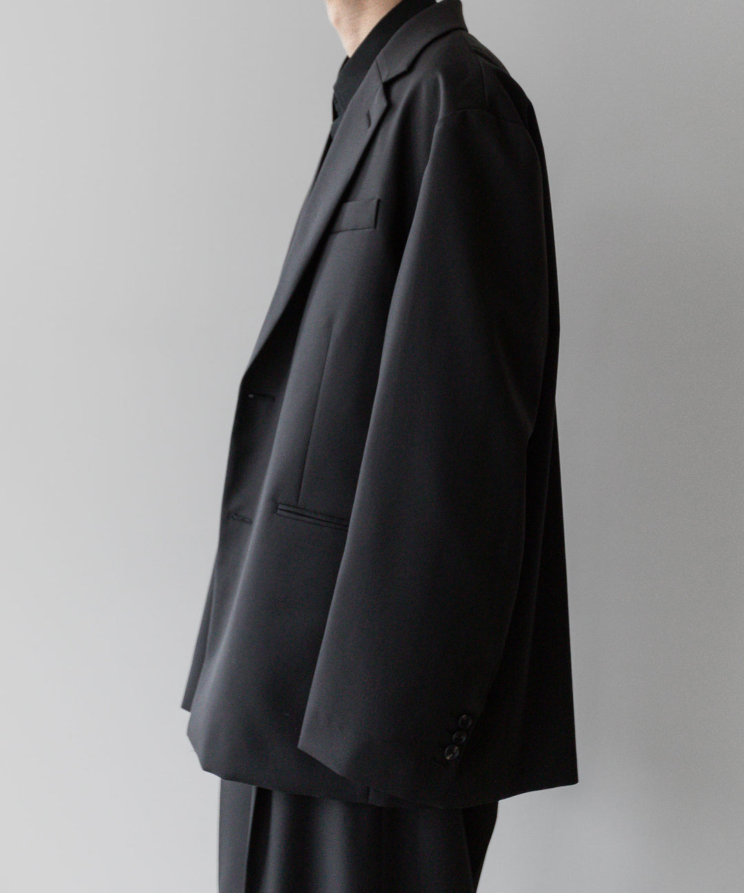 stein(シュタイン)の24SSコレクションOVERSIZED SINGLE BREASTED JACKETのDARK CHARCOAL