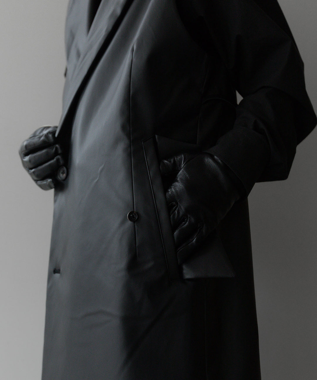 stein(シュタイン)の24SSコレクションNO SLEEVE LONG COATのBLACK (COATING)