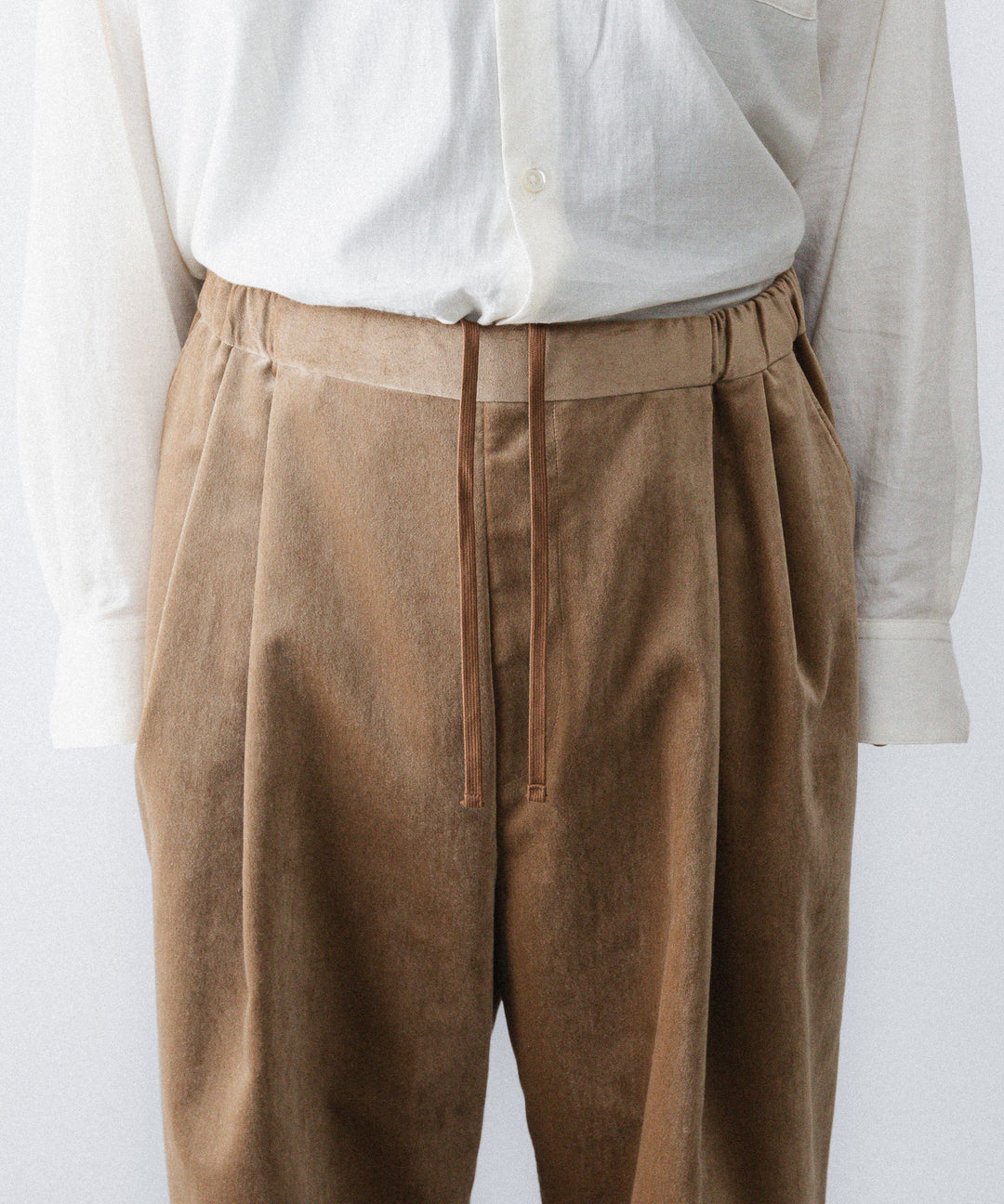 【ANTHEM A】COTTON VELVET DOUBLE PLEATS EASY TROUSERS - BEIGE