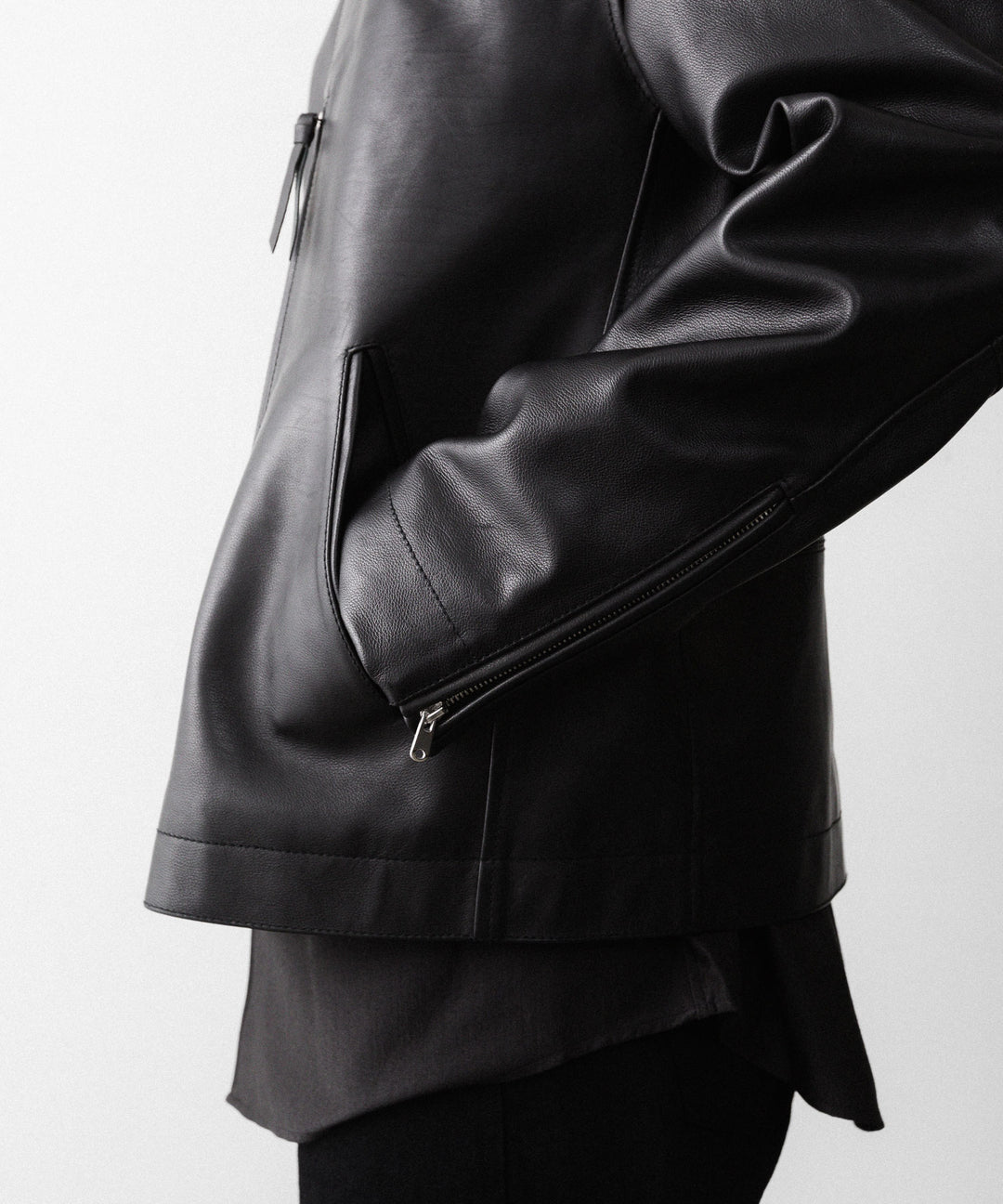 【ANTHEM A】BUFFALO CARF MINIMAL RIDING JACKET - BLACK