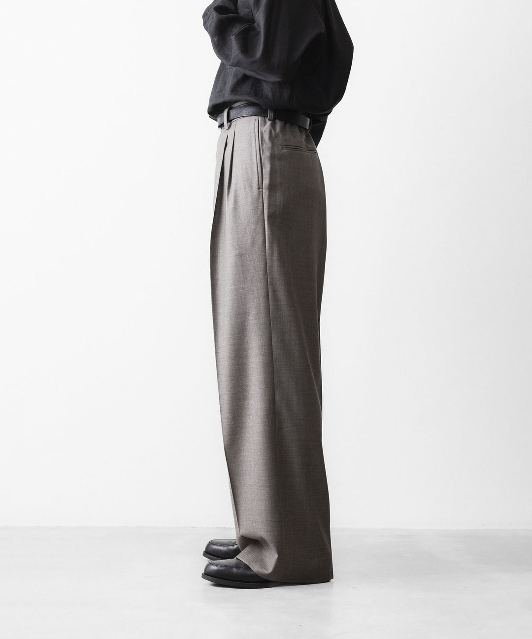 ssstein(シュタイン)のEXTRA FINE WOOL EASY LONG WIDE TROUSERS - GREIGEの公式通販サイトsession福岡セレクトショップ