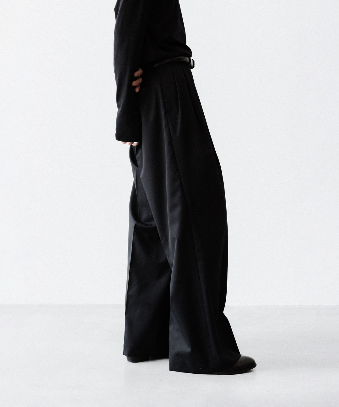 SUBLATIONS サブレーションズのSUPER140 3TUCK BAGGY TROUSERSのBLACK 公式通販サイトsession福岡セレクトショップ