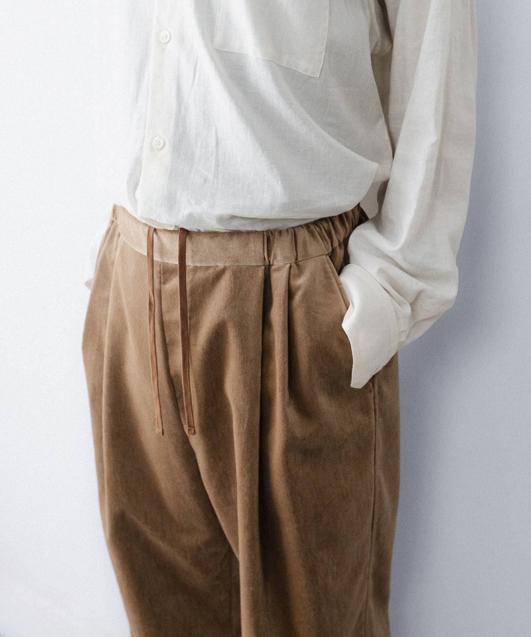 【ANTHEM A】COTTON VELVET DOUBLE PLEATS EASY TROUSERS - BEIGE