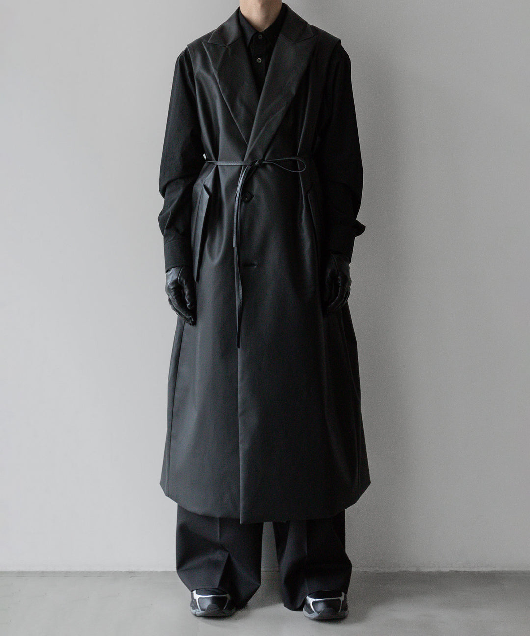 stein(シュタイン)の24SSコレクションNO SLEEVE LONG COATのBLACK (COATING)