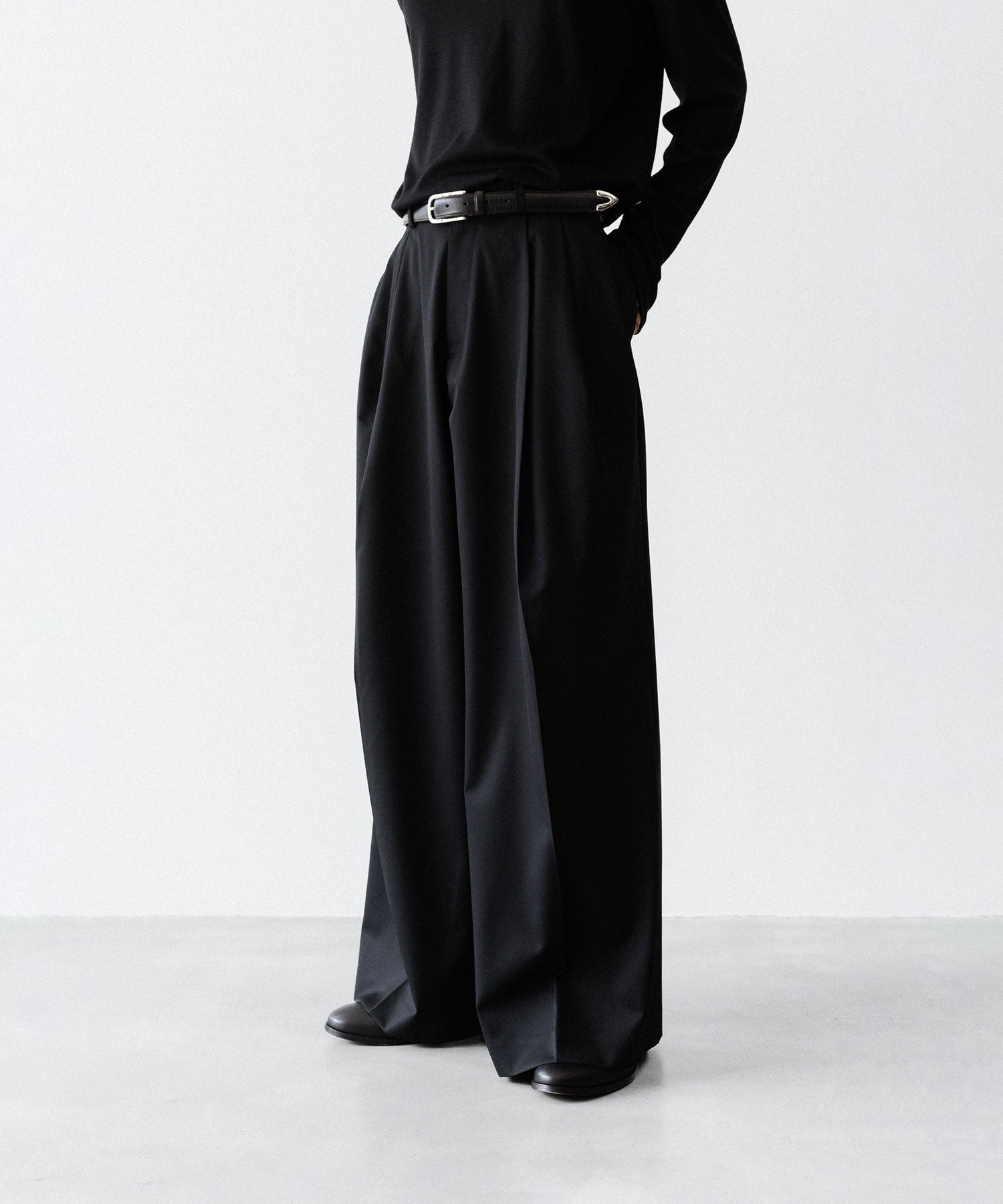 SUBLATIONS サブレーションズのSUPER140 3TUCK BAGGY TROUSERSのBLACK 公式通販サイトsession福岡セレクトショップ