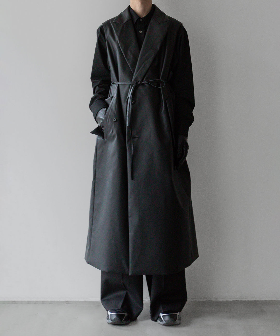 stein(シュタイン)の24SSコレクションNO SLEEVE LONG COATのBLACK (COATING)