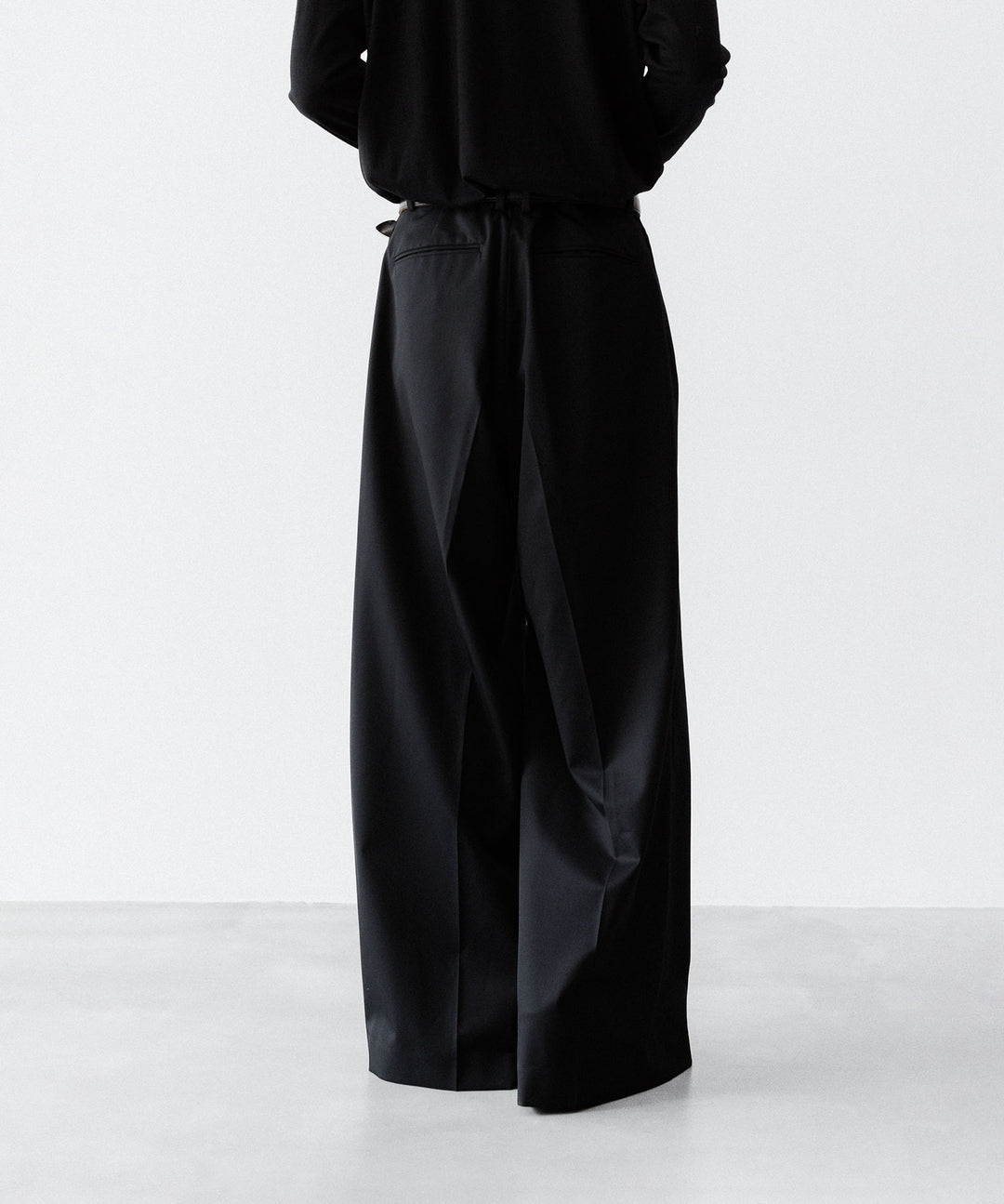 SUBLATIONS サブレーションズのSUPER140 3TUCK BAGGY TROUSERSのBLACK 公式通販サイトsession福岡セレクトショップ