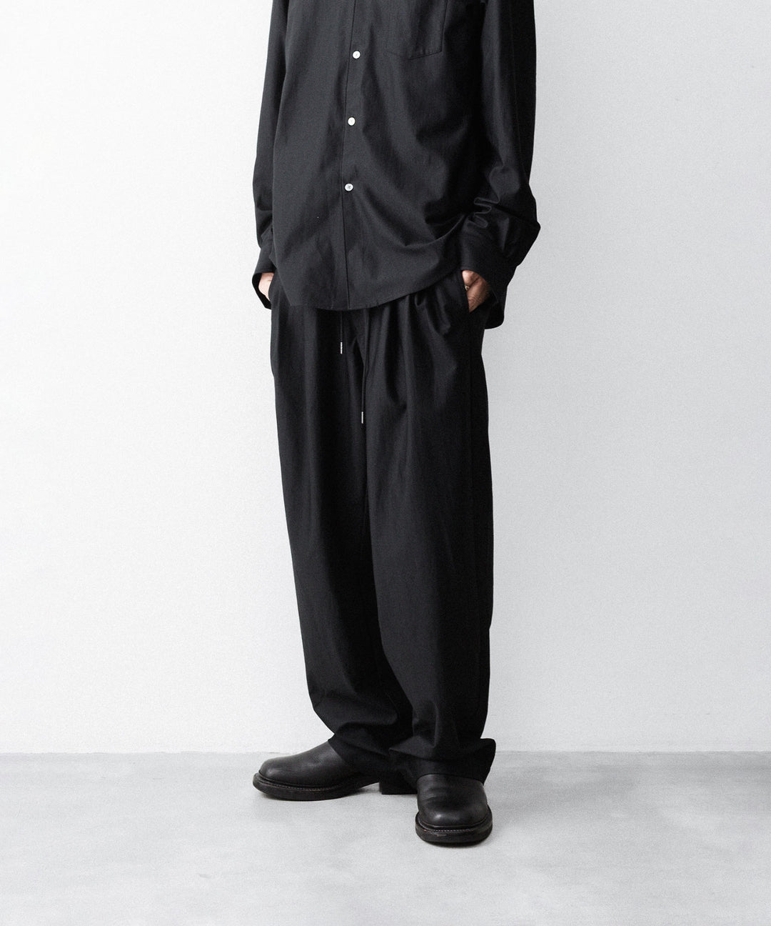 KANEMASA PHIL. カネマサフィルの36G WOOL TROUSERSのBLACK 公式通販サイトsession福岡セレクトショップ