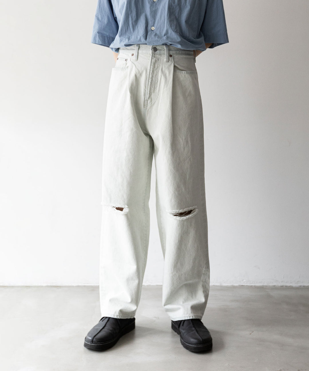 stein(シュタイン)の23AWコレクションVINTAGE REPRODUCTION DAMAGE WIDE DENIM JEANSのLT.INDIGO