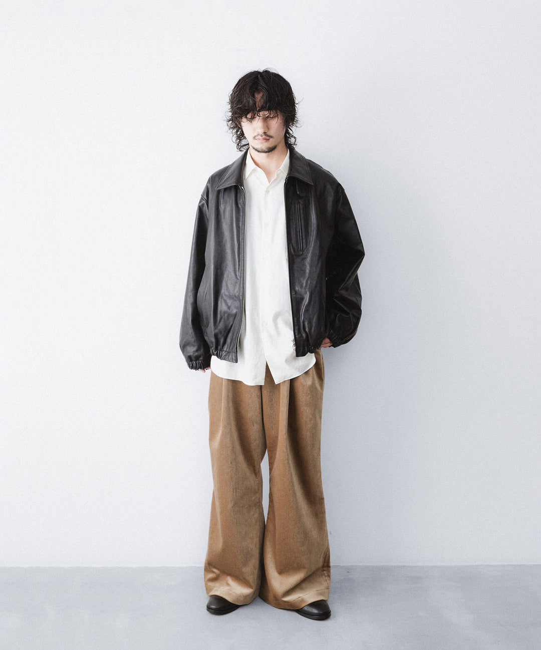 【ANTHEM A】COTTON VELVET DOUBLE PLEATS EASY TROUSERS - BEIGE