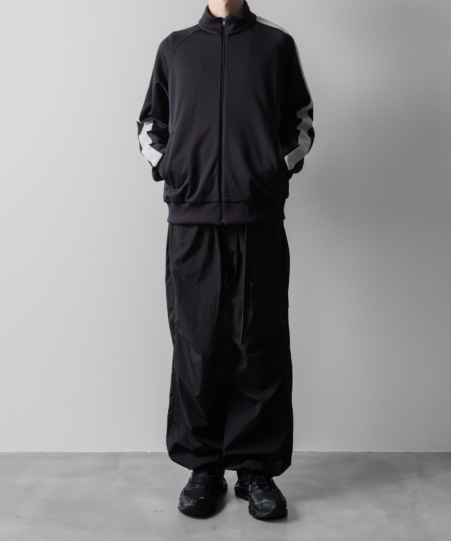 ssstein(シュタイン)の24AWコレクション NYLON TWILL CARGO EASY TROUSERS - BLACK 公式通販サイトsession福岡セレクトショップ