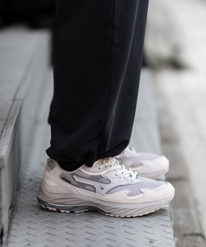 MIZUNO-ミズノのスニーカー WAVE RIDER β GTXのGREY×GREY×LIGHT GREY 公式通販サイトsession福岡セレクトショップ