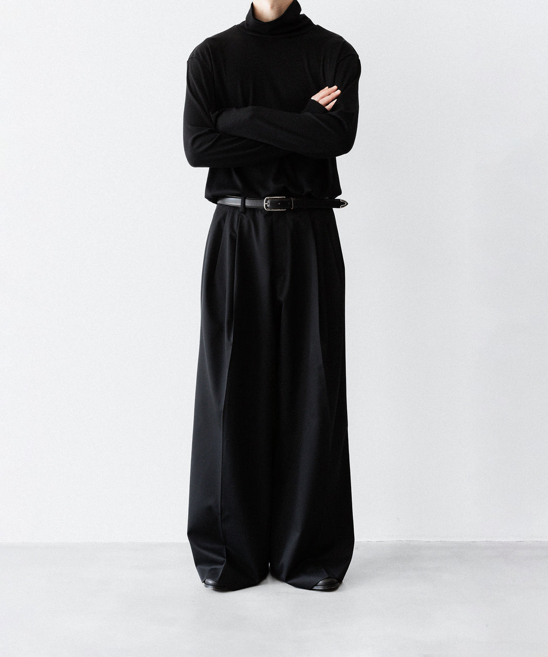 SUBLATIONS サブレーションズのSUPER140 3TUCK BAGGY TROUSERSのBLACK 公式通販サイトsession福岡セレクトショップ