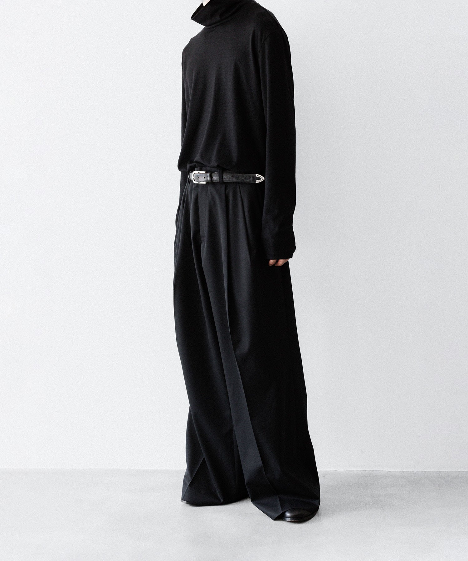 SUBLATIONS サブレーションズのSUPER140 3TUCK BAGGY TROUSERSのBLACK 公式通販サイトsession福岡セレクトショップ