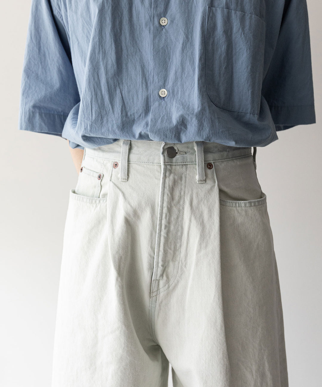 stein(シュタイン)の23AWコレクションVINTAGE REPRODUCTION DAMAGE WIDE DENIM JEANSのLT.INDIGO