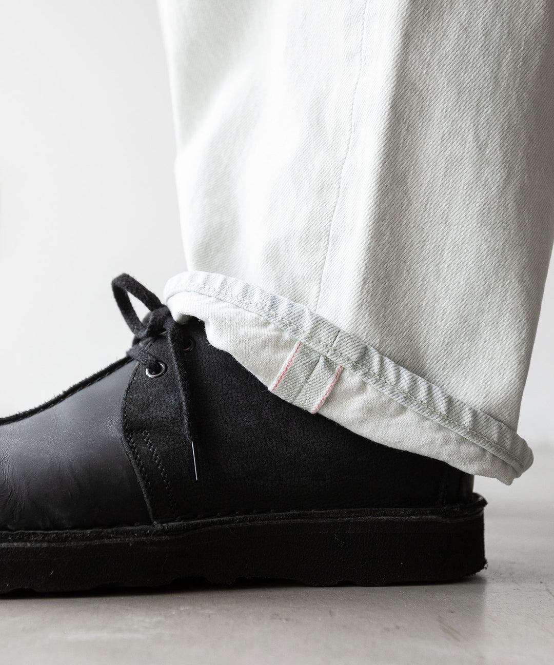 stein(シュタイン)の23AWコレクションVINTAGE REPRODUCTION DAMAGE WIDE DENIM JEANSのLT.INDIGO