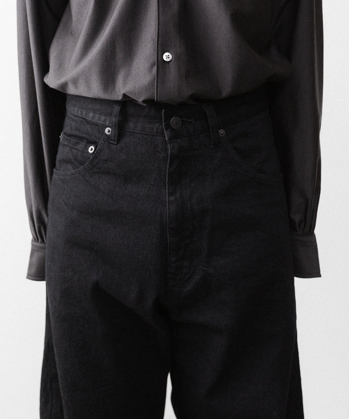 【ANTHEM A】TWIST LINE STRAIGHT JEANS - BLACK