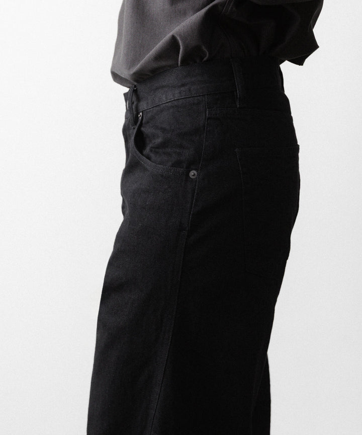 【ANTHEM A】TWIST LINE STRAIGHT JEANS - BLACK