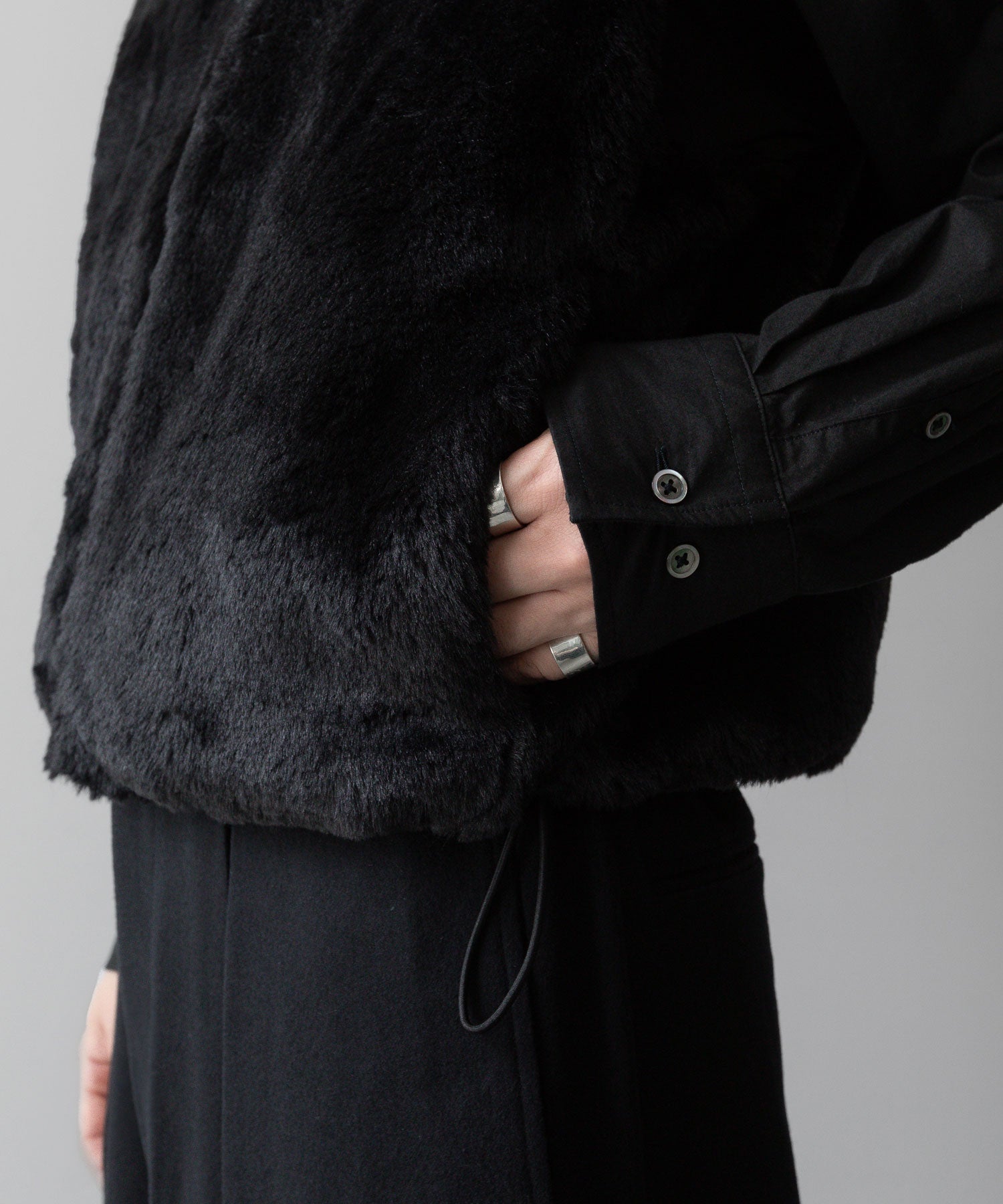 ssstein(シュタイン)の24AWコレクション ACRYLIC FUR VEST - BLACK 公式通販サイトsession福岡セレクトショップ