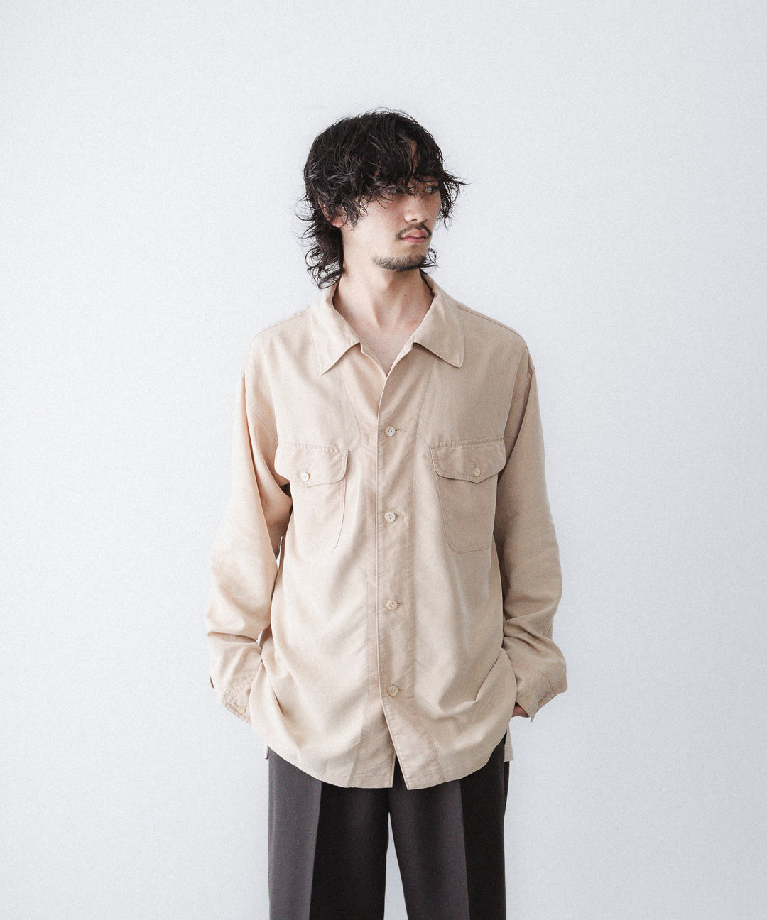 【ANTHEM A】POWDERY FADE POPLIN OPEN COLLAR SHIRT - FOG BEIGE