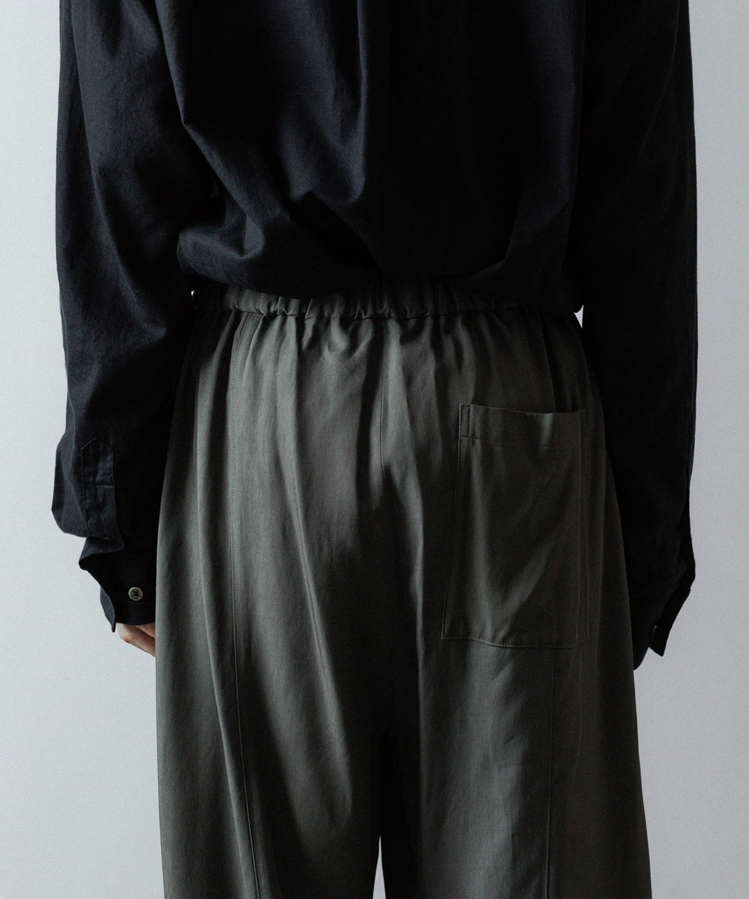 ANTHEM A-アンセムエーのSILKY VISCOSE 2TUCK FLARE EASY PANTSのGRAY公式通販サイトsession福岡セレクトショップ