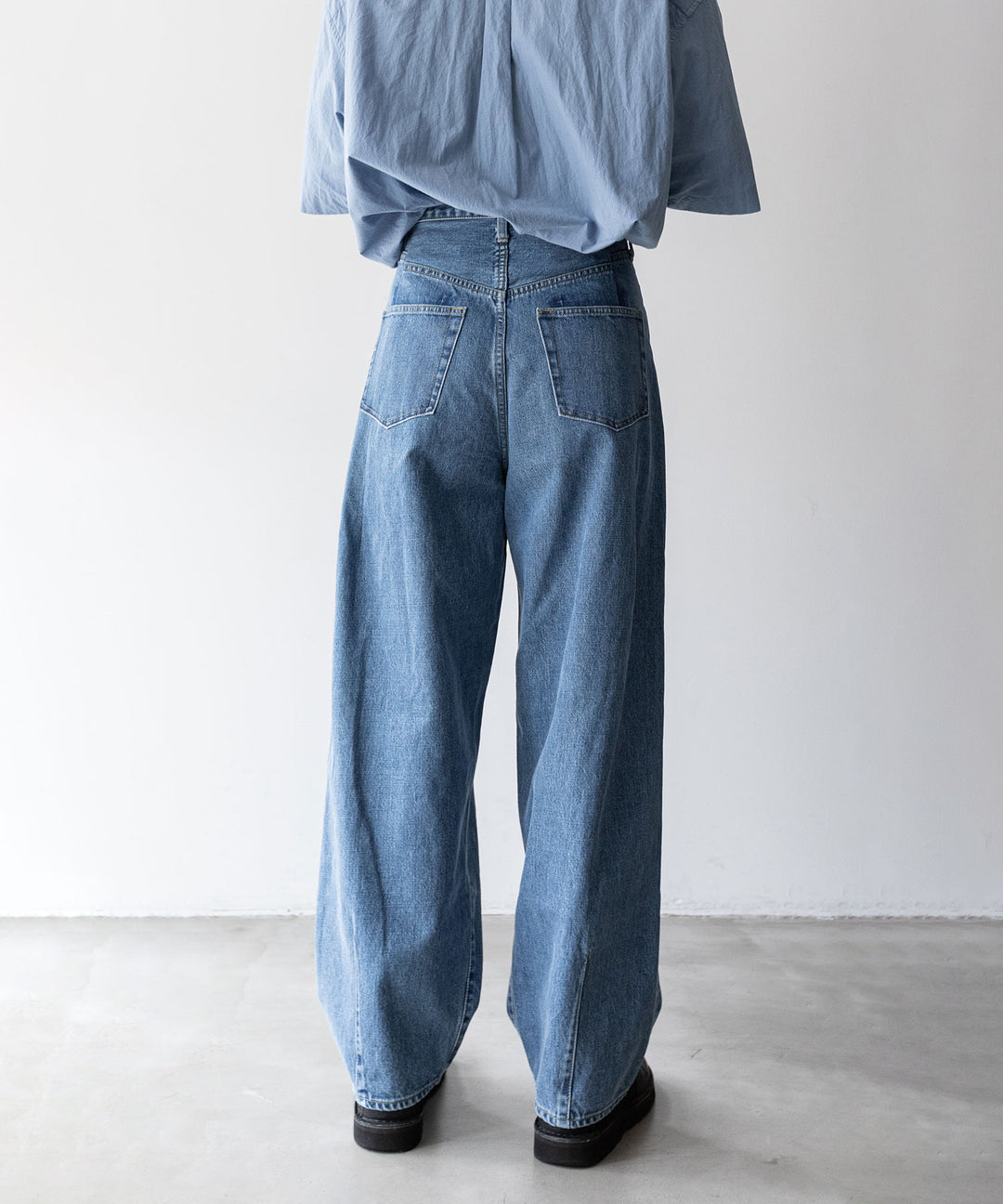 stein(シュタイン)の23AWコレクションVINTAGE REPRODUCTION DAMAGE WIDE DENIM JEANSのINDIGO