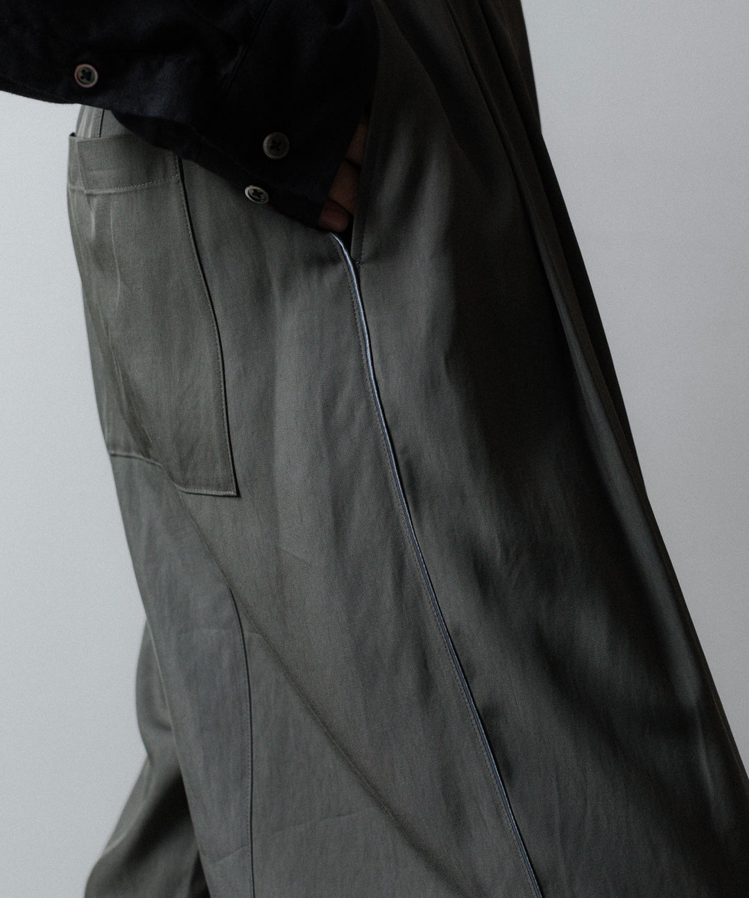ANTHEM A-アンセムエーのSILKY VISCOSE 2TUCK FLARE EASY PANTSのGRAY公式通販サイトsession福岡セレクトショップ