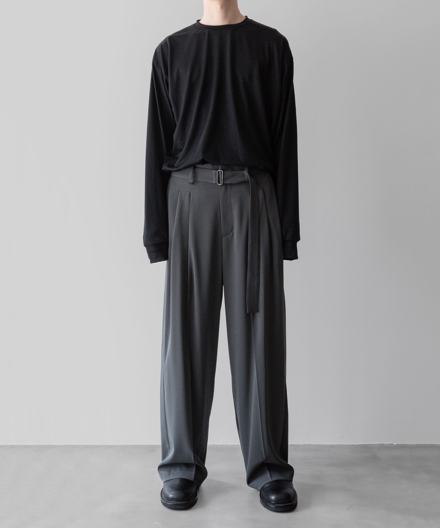 ATTACHMENT アタッチメント LIMITEDのSORIBIA TWILL BELTED WIDE TROUSERS - D.GRAYの公式通販サイトsession福岡セレクトショップ