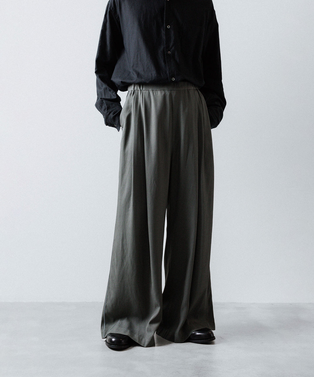 ANTHEM A-アンセムエーのSILKY VISCOSE 2TUCK FLARE EASY PANTSのGRAY公式通販サイトsession福岡セレクトショップ
