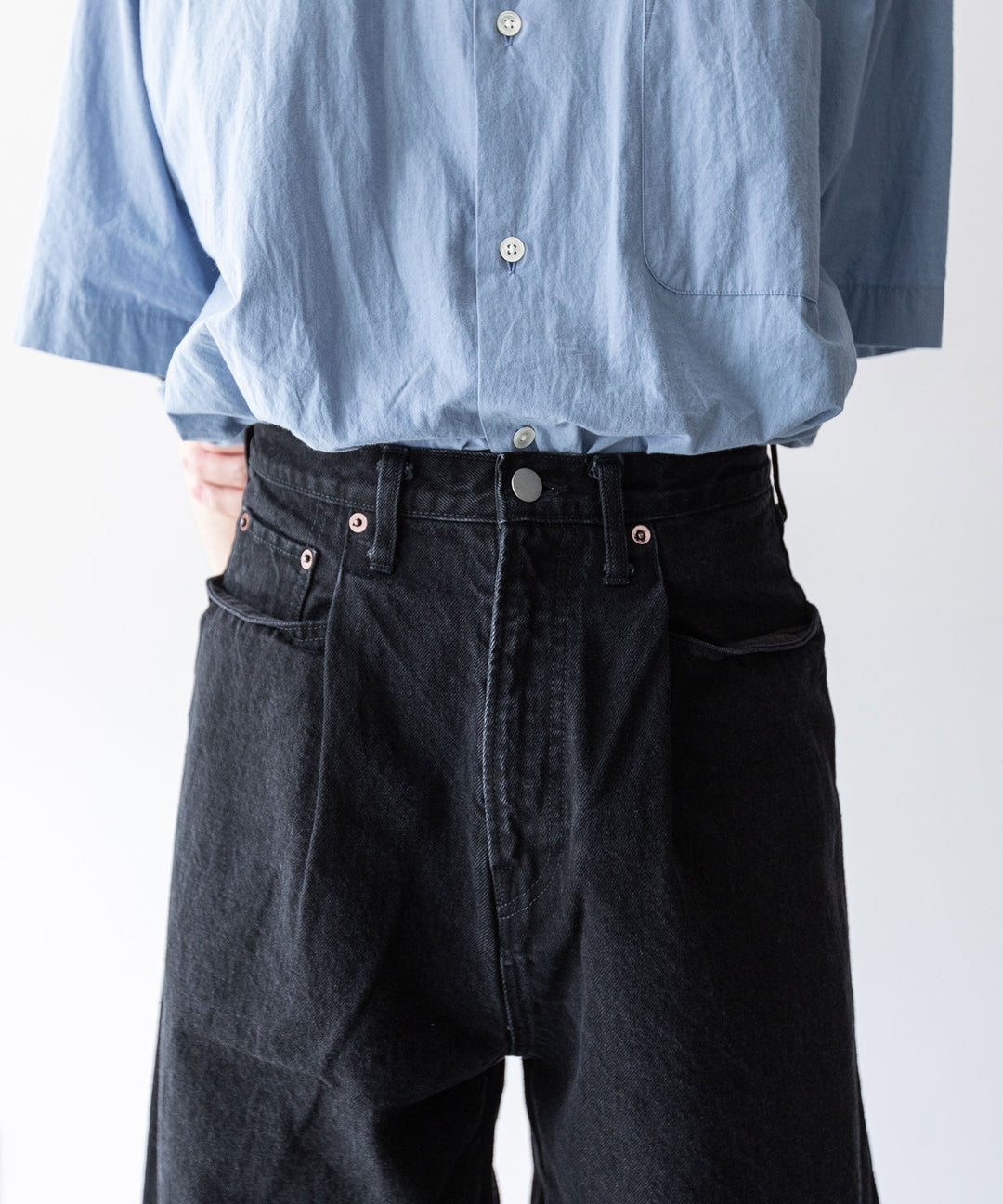 stein(シュタイン)の23AWコレクションVINTAGE REPRODUCTION DAMAGE WIDE DENIM JEANSのBLACK