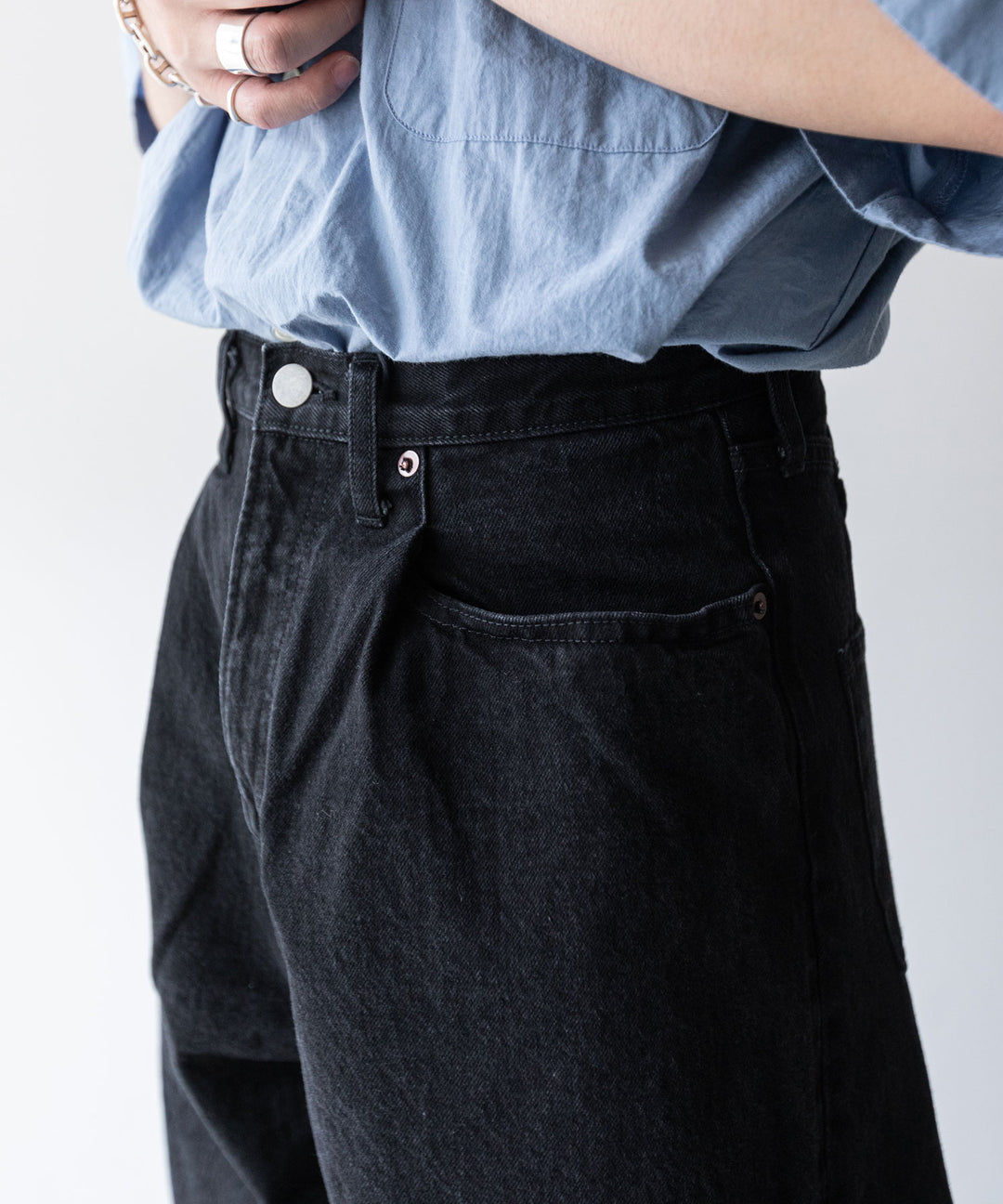 stein(シュタイン)の23AWコレクションVINTAGE REPRODUCTION DAMAGE WIDE DENIM JEANSのBLACK