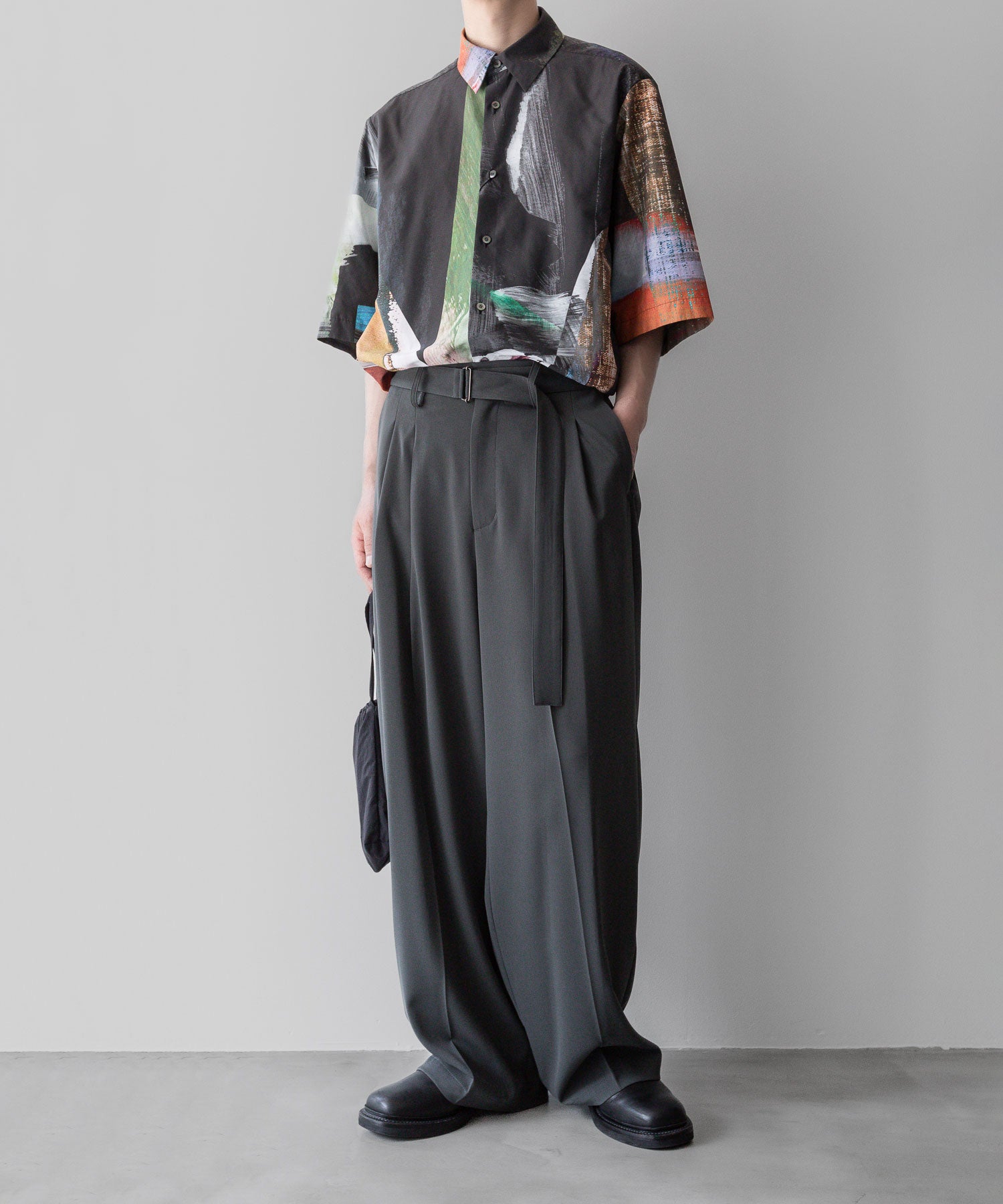 UJOH - ウジョー×KANAKO SASAKI のREGULAR COLLAR HALF SLEEVE SHIRTのBLACK公式通販サイトsession福岡セレクトショップ