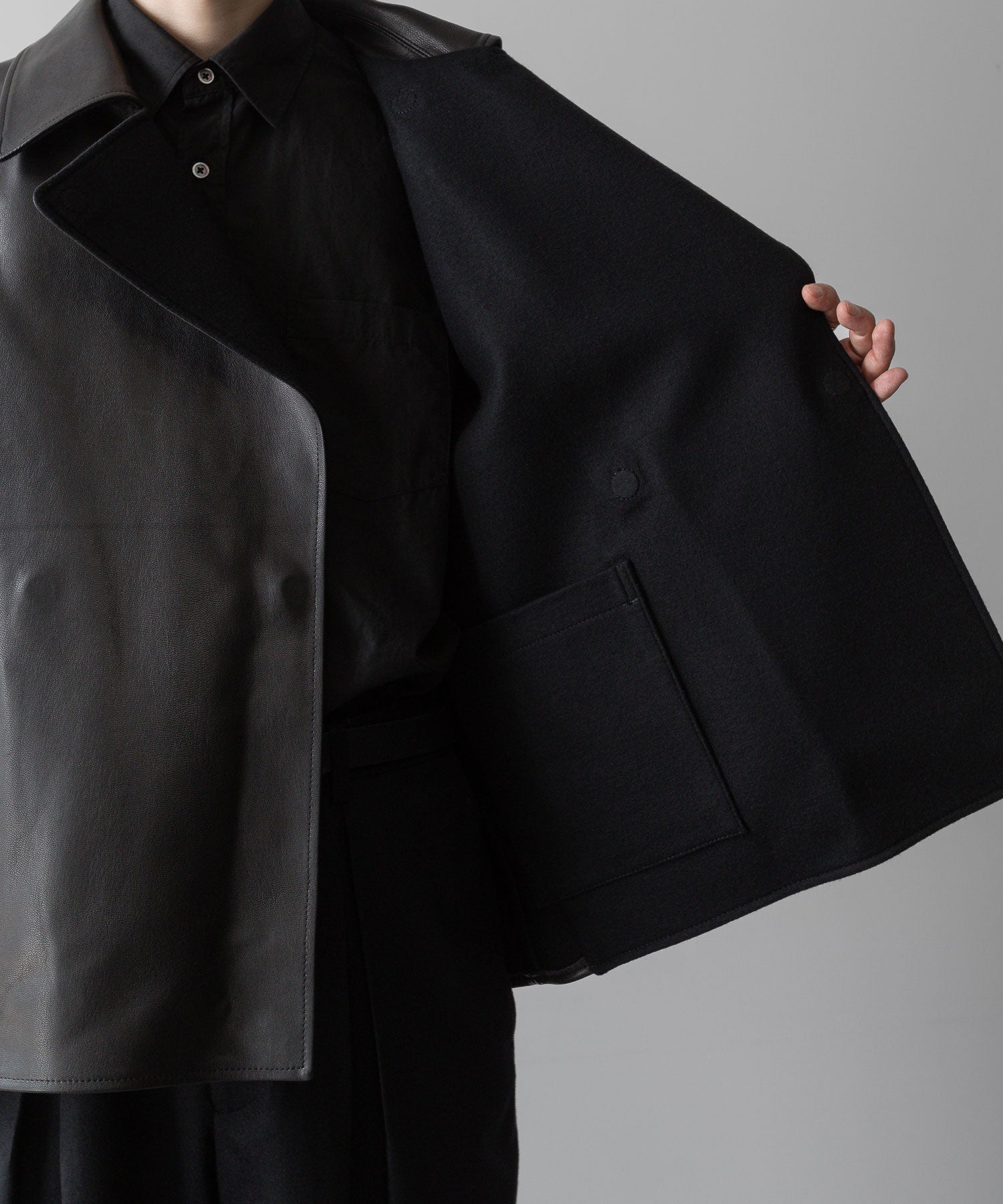 ssstein(シュタイン)の24AWコレクション BONDED LEATHER SHORT JACKET - BLACK × BLACK 公式通販サイトsession福岡セレクトショップ