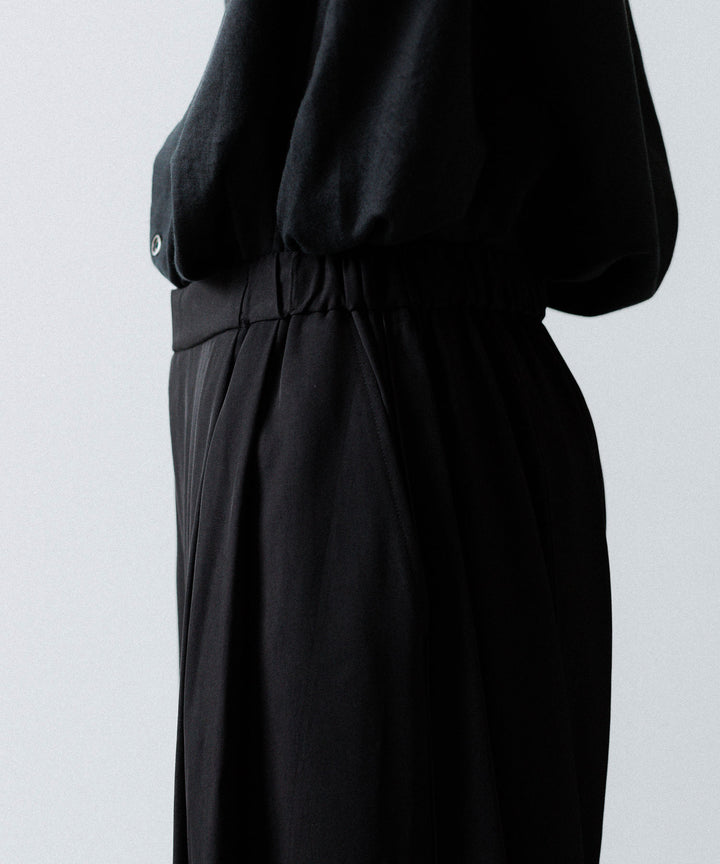 ANTHEM A-アンセムエーのSILKY VISCOSE 2TUCK FLARE EASY PANTSのBLACK 公式通販サイトsession福岡セレクトショップ