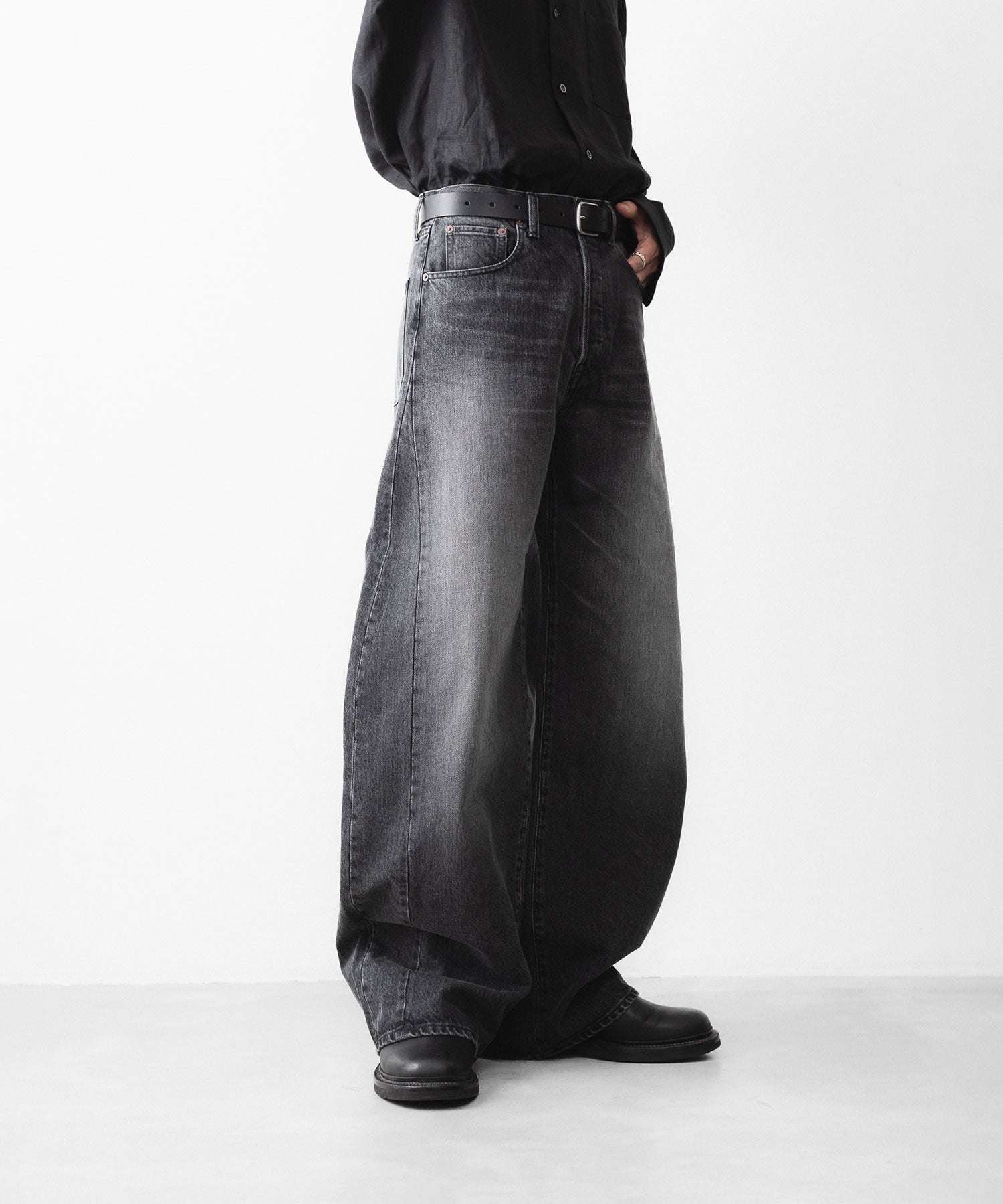 ssstein / シュタイン】DEFORMATION WIDE DENIM PANTS - BLACK | 公式