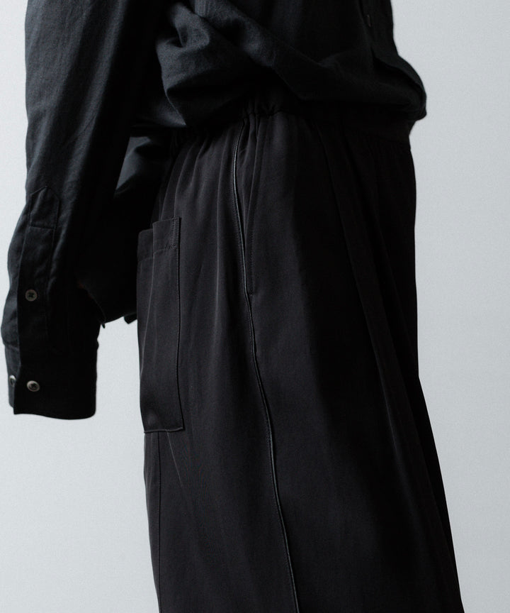 ANTHEM A-アンセムエーのSILKY VISCOSE 2TUCK FLARE EASY PANTSのBLACK 公式通販サイトsession福岡セレクトショップ