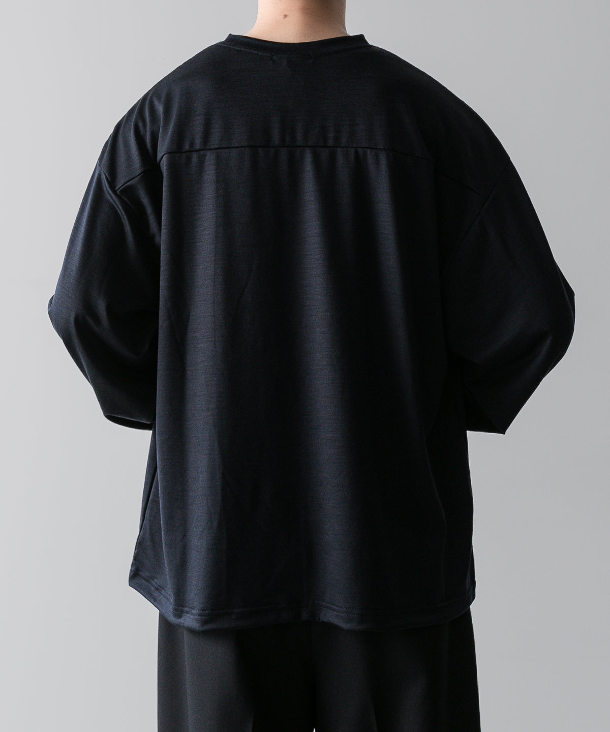 INTÉRIM(インテリム)のHYPER BIG EXTRA FINE MERINO WOOL JERSEY FOOTBALL L/S TEE - NAVYの公式通販サイトsession福岡セレクトショップ