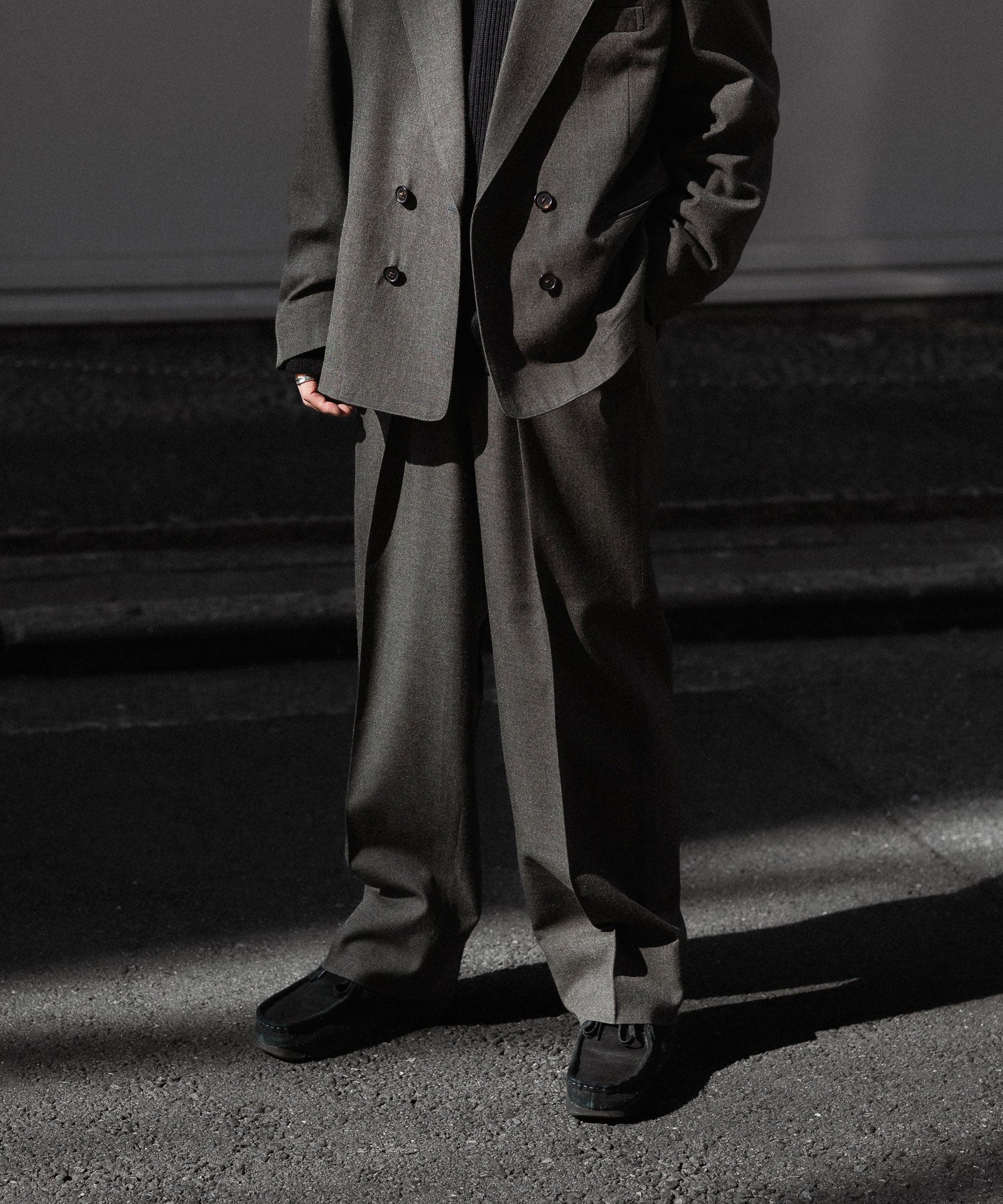 INTÉRIM - インテリムのMILITARY WOOL SERGE 1-TUCK FRENCH ARMY WIDE TAPERED TROUSERのDUST GRAY公式通販サイトsession福岡セレクトショップ