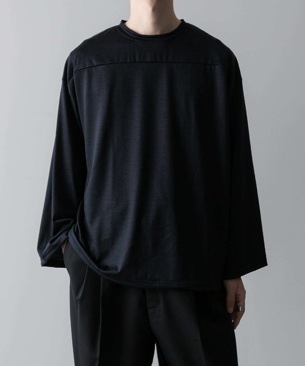 INTÉRIM(インテリム)のHYPER BIG EXTRA FINE MERINO WOOL JERSEY FOOTBALL L/S TEE - NAVYの公式通販サイトsession福岡セレクトショップ