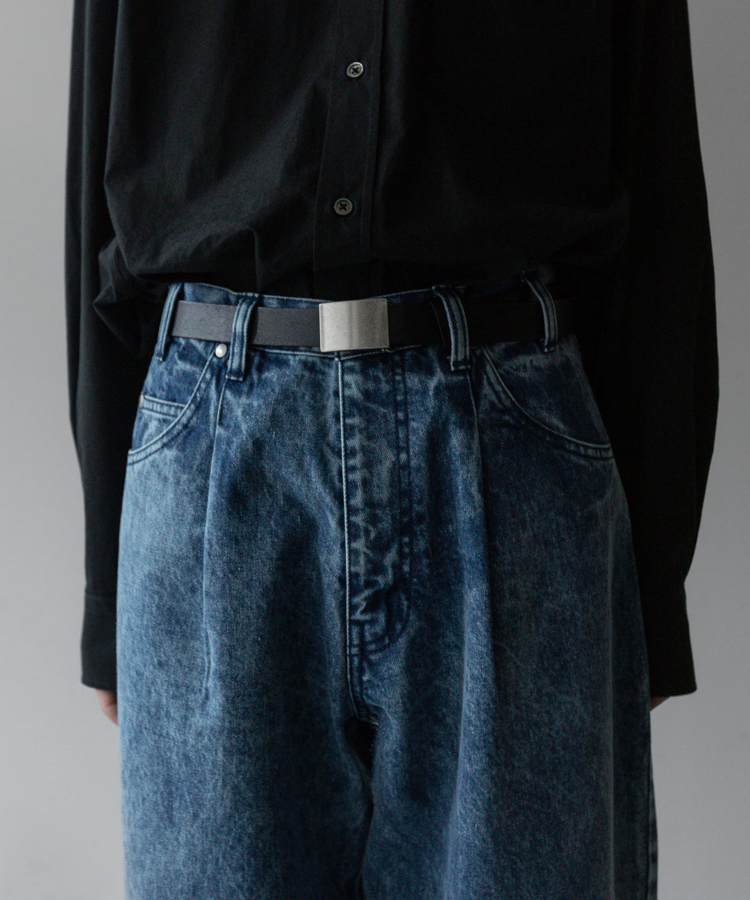 stein(シュタイン)の24SSコレクションCHEMICAL BLEACHED DENIM JEANSのINDIGO