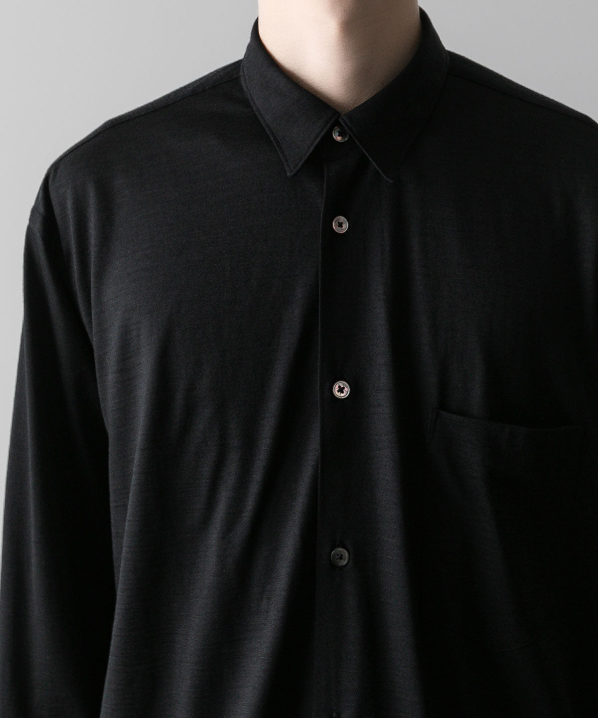 INTÉRIM(インテリム)のEXTRA FINE MERINO WOOL JERSEY L/S REGULAR SHIRT - BLACKの公式通販サイトsession福岡セレクトショップ