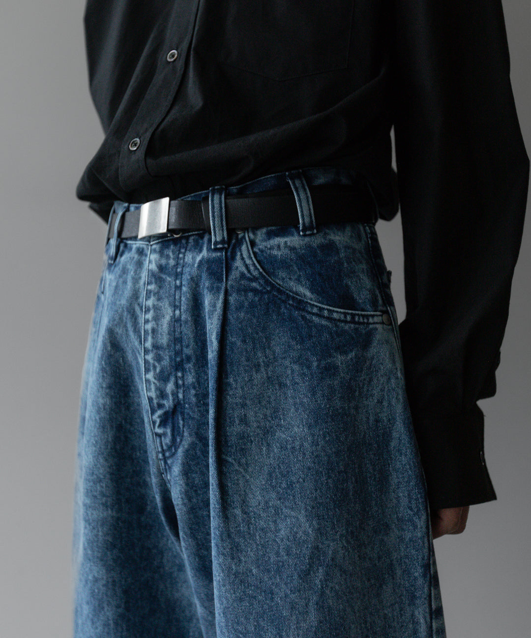 stein(シュタイン)の24SSコレクションCHEMICAL BLEACHED DENIM JEANSのINDIGO