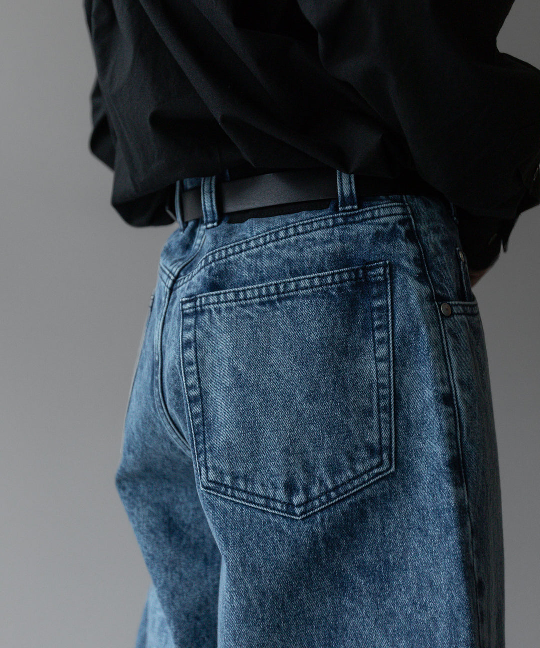 stein(シュタイン)の24SSコレクションCHEMICAL BLEACHED DENIM JEANSのINDIGO