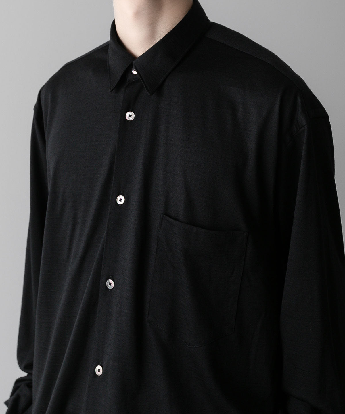 INTÉRIM(インテリム)のEXTRA FINE MERINO WOOL JERSEY L/S REGULAR SHIRT - BLACKの公式通販サイトsession福岡セレクトショップ