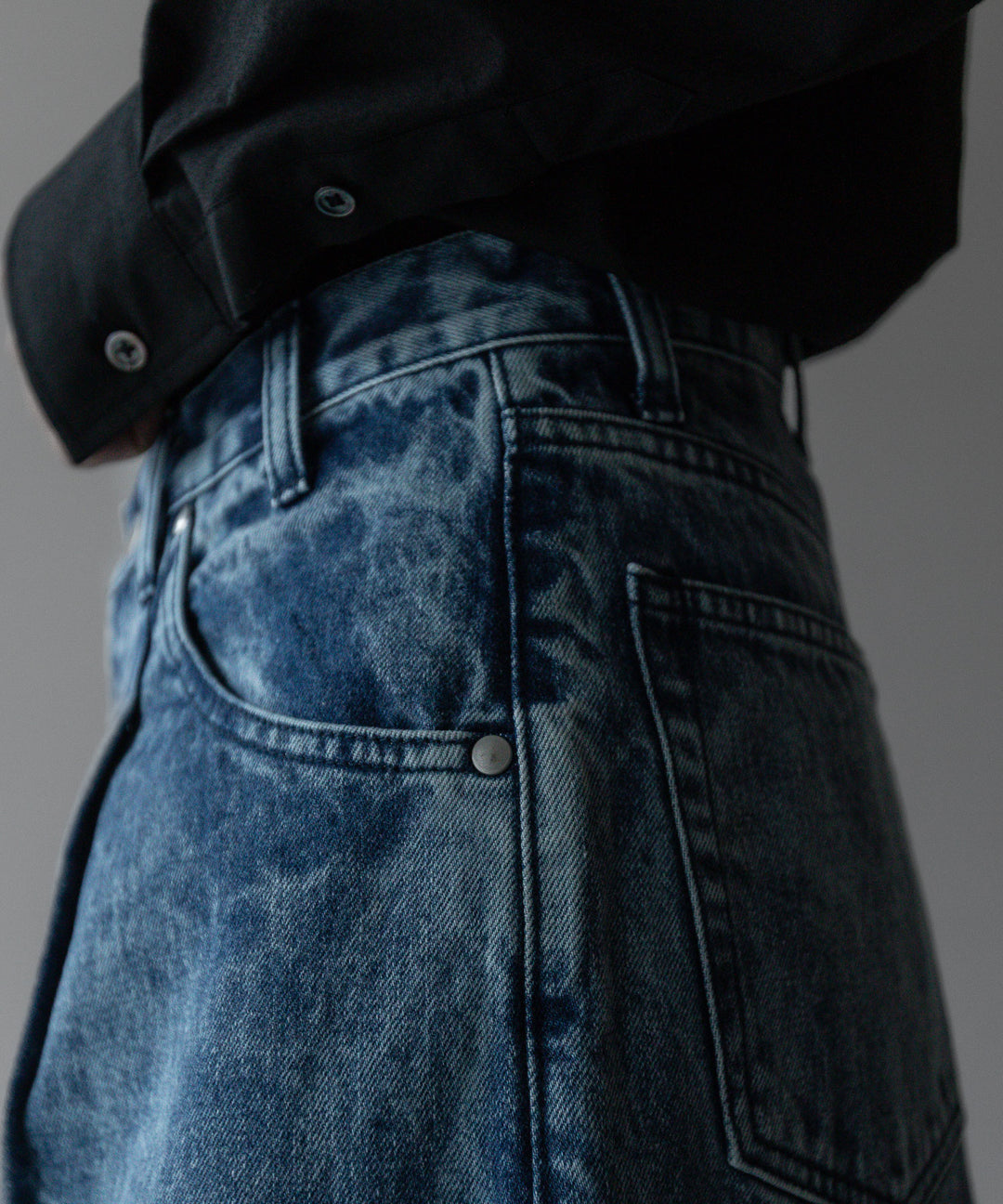 stein(シュタイン)の24SSコレクションCHEMICAL BLEACHED DENIM JEANSのINDIGO