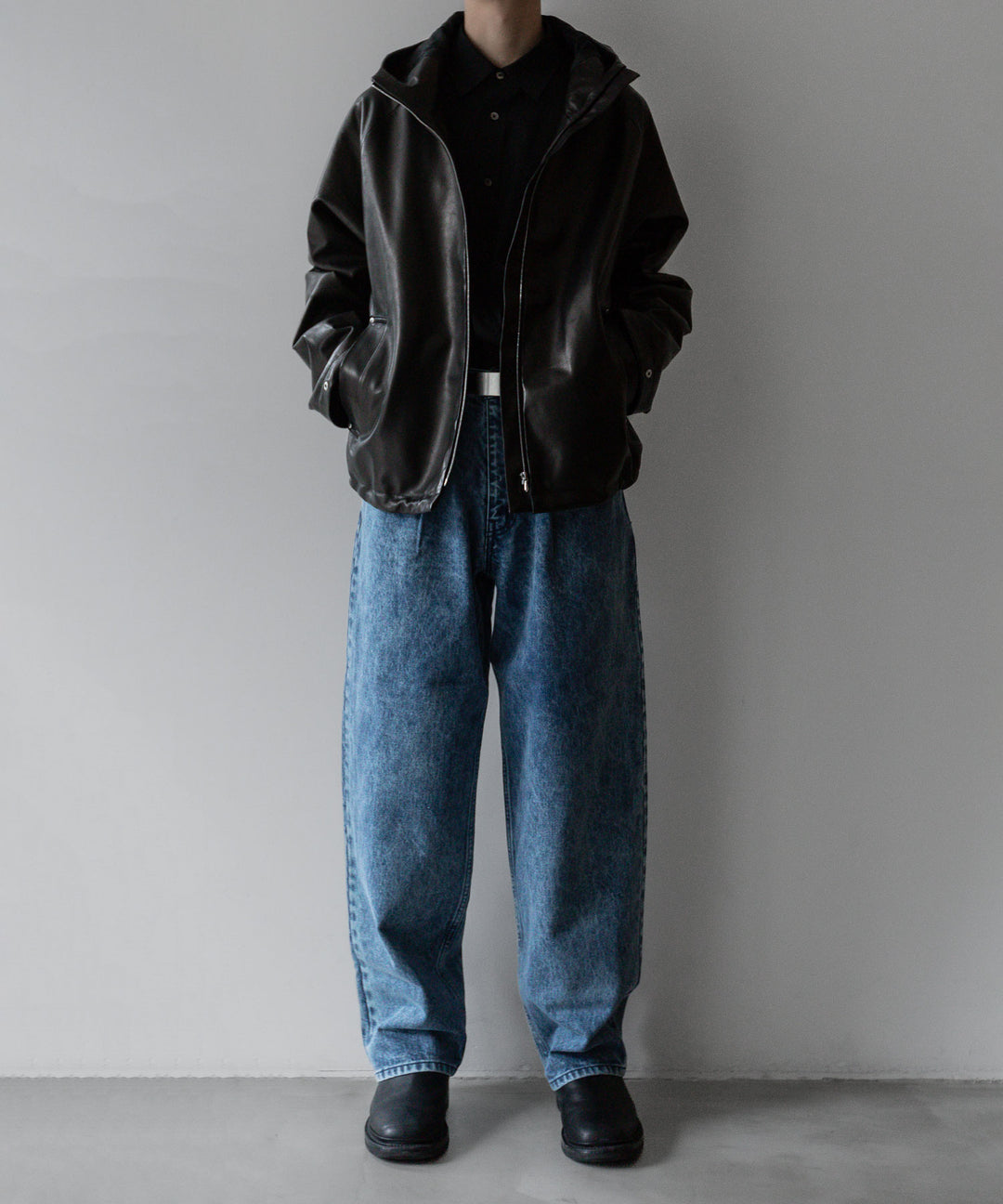 stein(シュタイン)の24SSコレクションLEATHER HOODED SHORT JACKETのBLACK